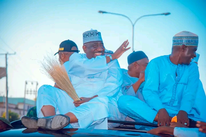 Abdullahi Abbas ya yagoranci wata tawaga da tayi taron murnar nasarar APC A kotu